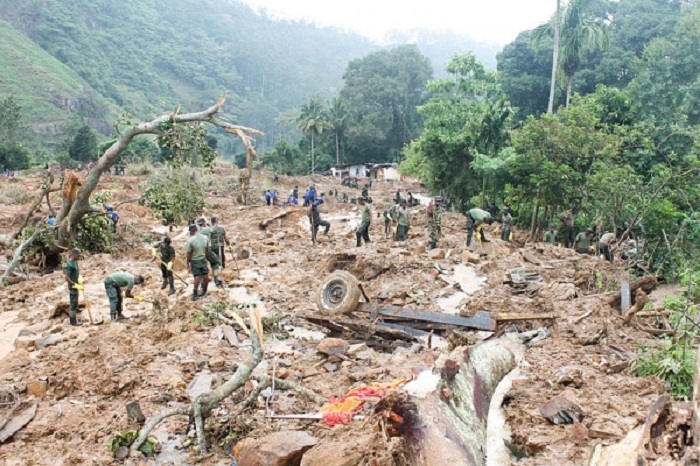 Sri Lanka gives up hope for 100 lost in landslide last month